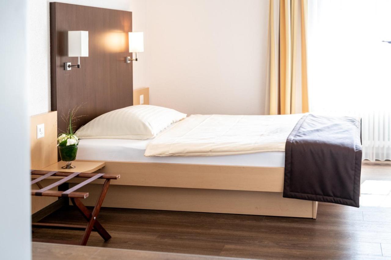 Hotel Zum Goldenen Kreuz Frauenfeld Esterno foto